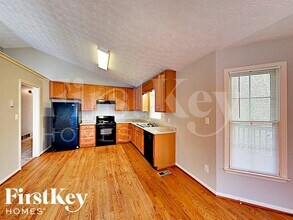 452 Maplewood Ln in Acworth, GA - Foto de edificio - Building Photo