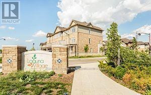 1 Glade Ln in Hamilton, ON - Building Photo