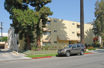 117 N Hamilton Dr in Beverly Hills, CA - Building Photo - Building Photo