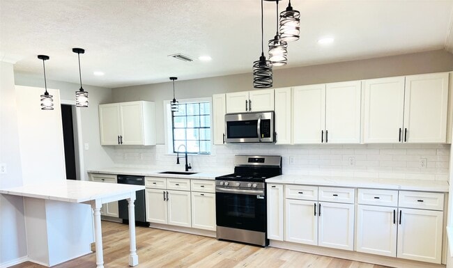 property at 1803 S Park St