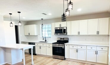 1803 S Park St in Brenham, TX - Building Photo - Building Photo