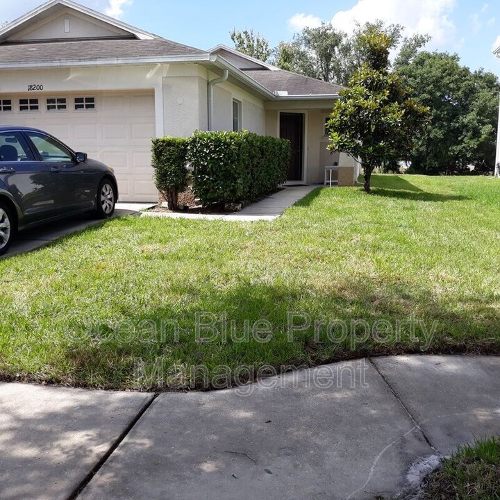 18200 Cypress Bay Pkwy in Land O Lakes, FL - Building Photo