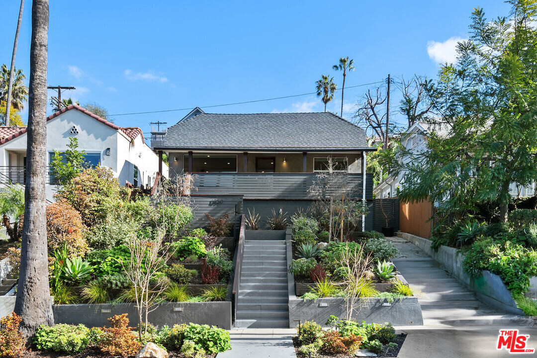 1350 Coronado Terrace in Los Angeles, CA - Building Photo