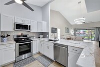 15400 Cedarwood Ln in Naples, FL - Foto de edificio - Building Photo