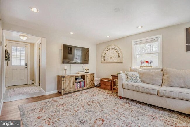 property at 1715 Tacoma Rd