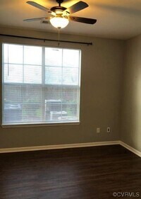 624 Bristol Village Dr photo'