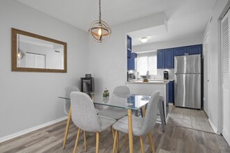 2744 Hidden Lake Blvd in Sarasota, FL - Building Photo - Building Photo