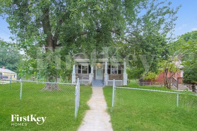 property at 4459 N Chestnut Ave