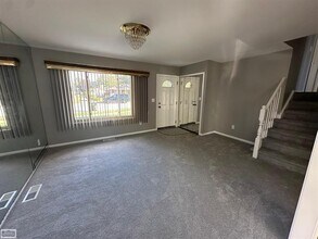16460 Bowman St in Roseville, MI - Building Photo - Building Photo