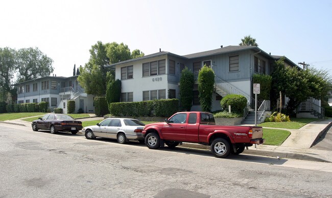 6414-6436 Roble Ave in Los Angeles, CA - Building Photo - Building Photo