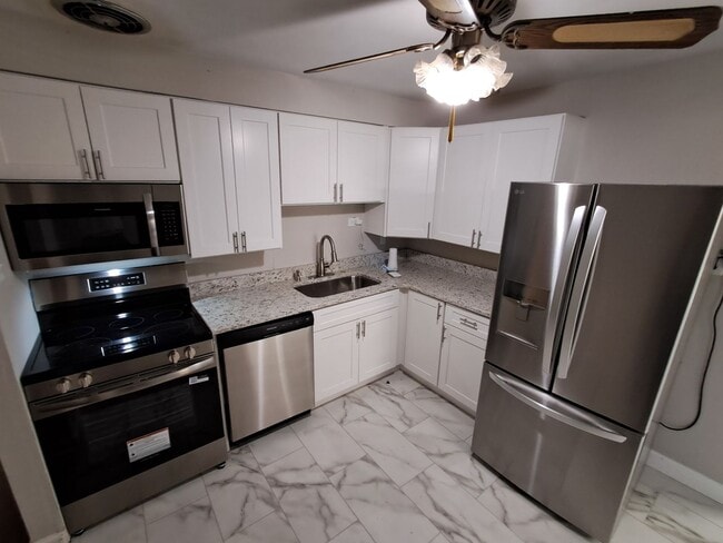 9801 Gloucester Dr in St. Louis, MO - Building Photo - Building Photo