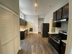 2346 W McLean Apartamentos