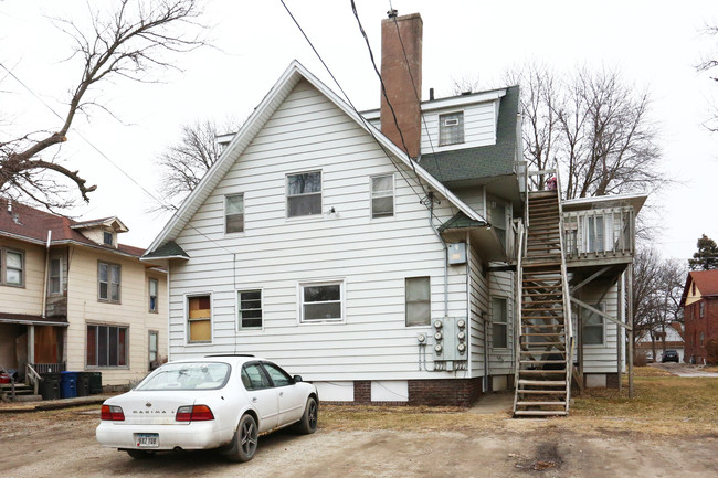 2816 Cottage Grove Ave in Des Moines, IA - Building Photo - Building Photo