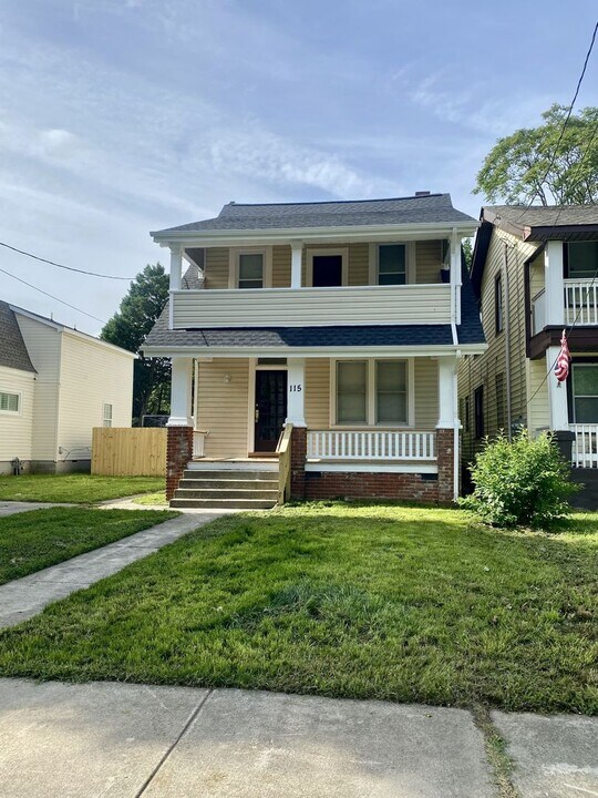 115 E 39th St in Norfolk, VA - Building Photo