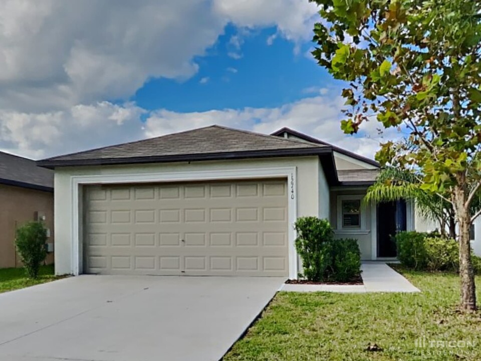 12740 Lemon Pepper Dr in Riverview, FL - Building Photo