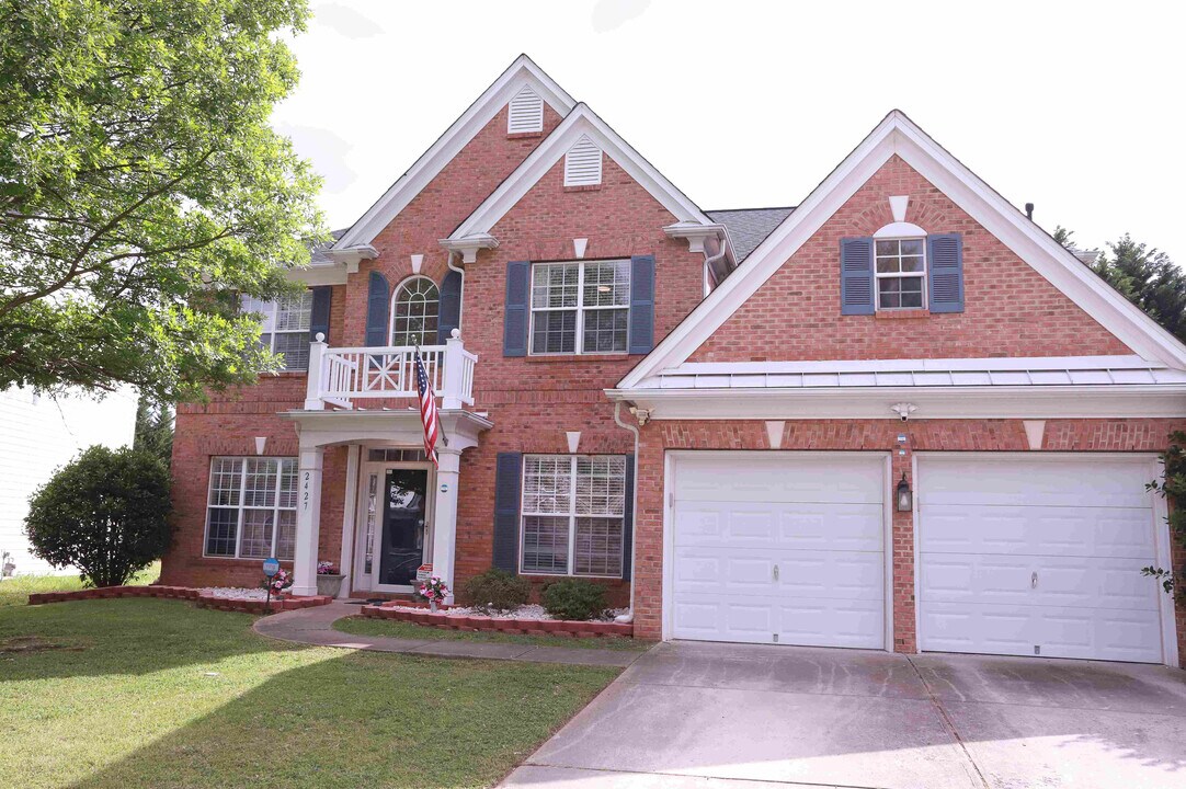 Room in House on Red Birch Dr in Charlotte, NC - Building Photo