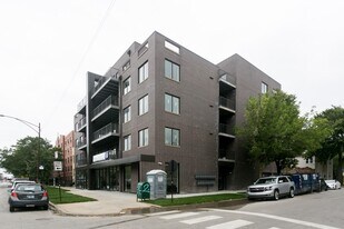 2535 W Fullerton Ave in Chicago, IL - Building Photo