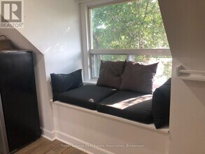 2283 Dundas St W in Toronto, ON - Building Photo - Building Photo