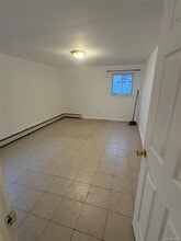 225 W Marshall St in Hempstead, NY - Building Photo - Building Photo