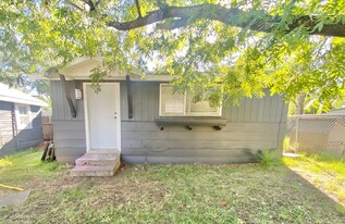 2123 21st St in Lubbock, TX - Building Photo