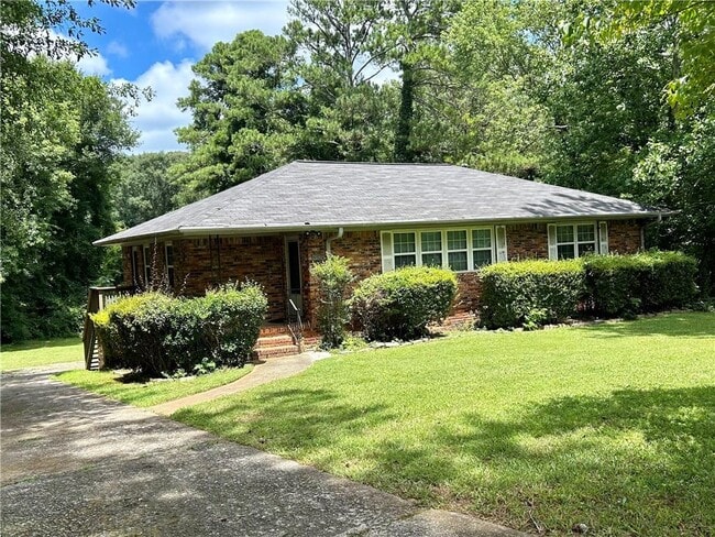 property at 482 Plantation Rd SW