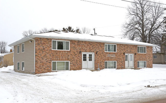 613 Park Ave in Hamburg, MN - Building Photo - Primary Photo