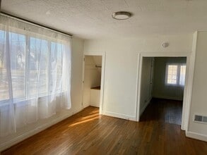 117 Farmer St, Unit 117 Farmer Front in Buffalo, NY - Foto de edificio - Building Photo