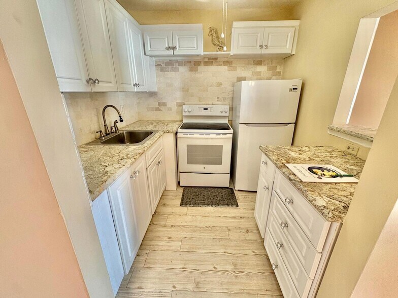 39 Waltham B in West Palm Beach, FL - Foto de edificio