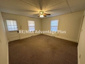 3753 Back Hampden Sydney Rd in Farmville, VA - Foto de edificio - Building Photo