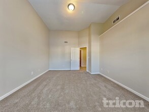 7632 McGillicuty Dr in Union City, GA - Building Photo - Building Photo