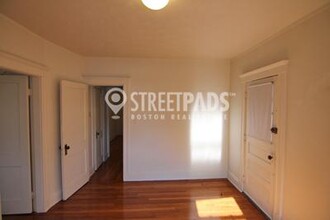 1638 Commonwealth Ave in Boston, MA - Building Photo - Building Photo