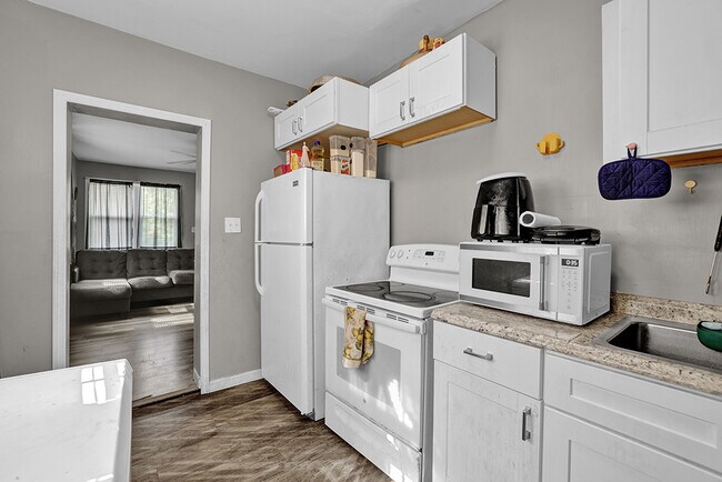 415 E 23rd St, Unit 419