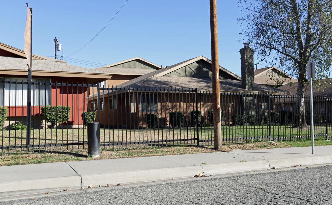 2105 N Guthrie St in San Bernardino, CA - Building Photo