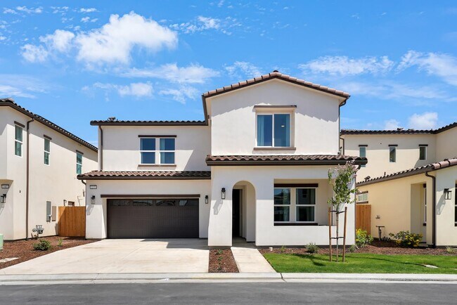 2162 W Solo Wy in Hanford, CA - Building Photo - Building Photo