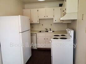 3828 Country Club Rd in Winston-Salem, NC - Building Photo