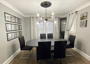 900 Vineshire Rd in Cleveland Heights, OH - Building Photo - Building Photo