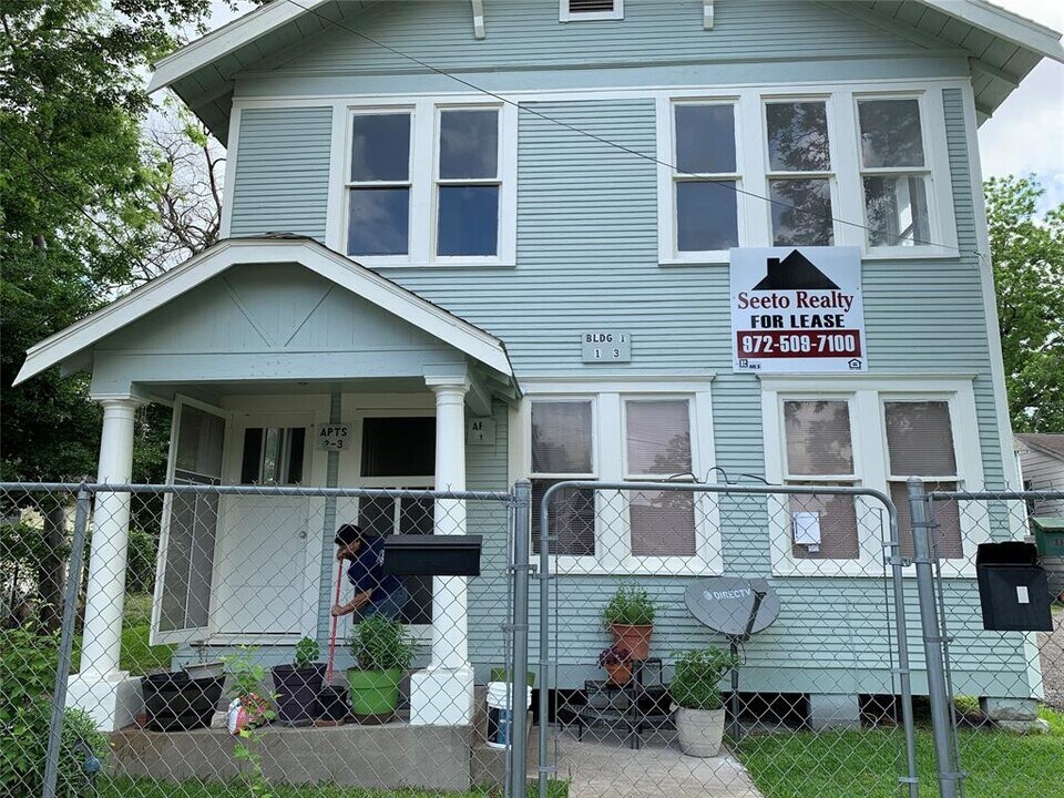 6823 Ave E in Houston, TX - Building Photo