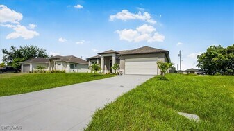 1417 NE 17th Ave in Cape Coral, FL - Building Photo