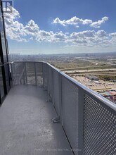 28 Interchange Wy in Vaughan, ON - Building Photo - Building Photo