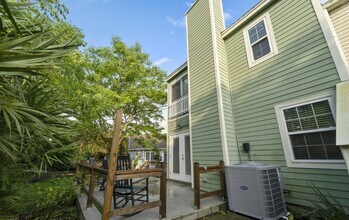 1442 Spindrift Cir E in Neptune Beach, FL - Building Photo - Building Photo