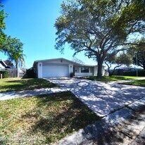 405 Sparrow Dr in Satellite Beach, FL - Building Photo