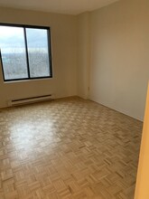 9136 Perras Boul in Montréal, QC - Building Photo - Building Photo