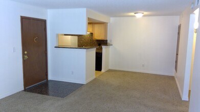 908 S Walden Way in Aurora, CO - Building Photo - Building Photo