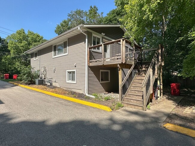 3010 Oakland St in Ames, IA - Building Photo - Building Photo