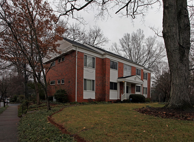 Elizabeth Point Apartments in Charlotte, NC - Building Photo - Building Photo