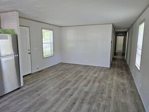 613 Polk St in De Soto, IA - Building Photo - Building Photo