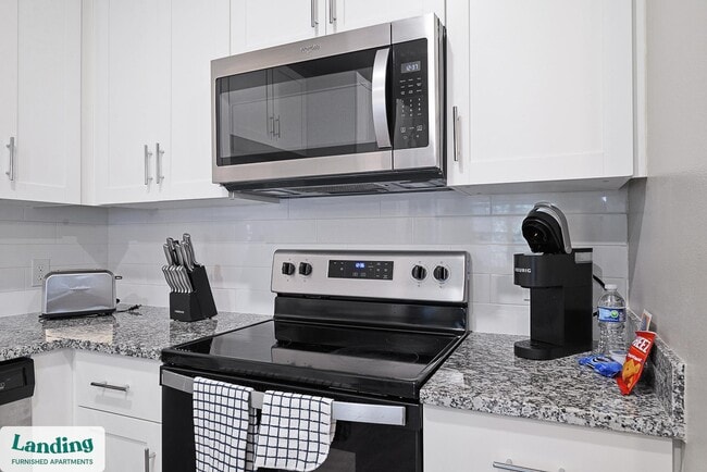 3060 Southcreek Blvd in Orlando, FL - Building Photo - Building Photo