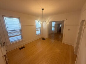 2536 N Oakland Ave in Milwaukee, WI - Building Photo - Building Photo