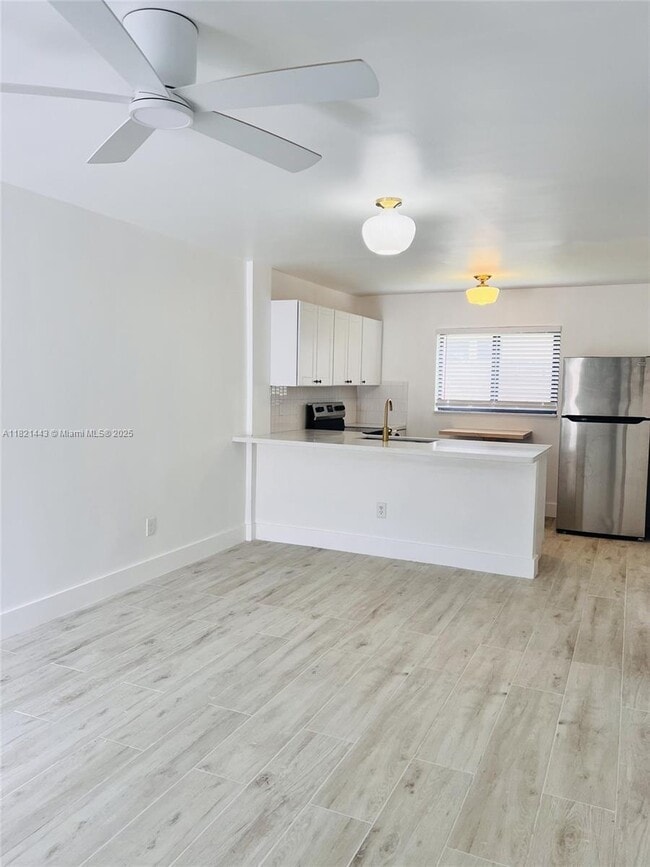 910 SW 4th Ave in Miami, FL - Building Photo - Building Photo