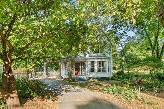 689 S Willow Ave in Fayetteville, AR - Building Photo - Building Photo